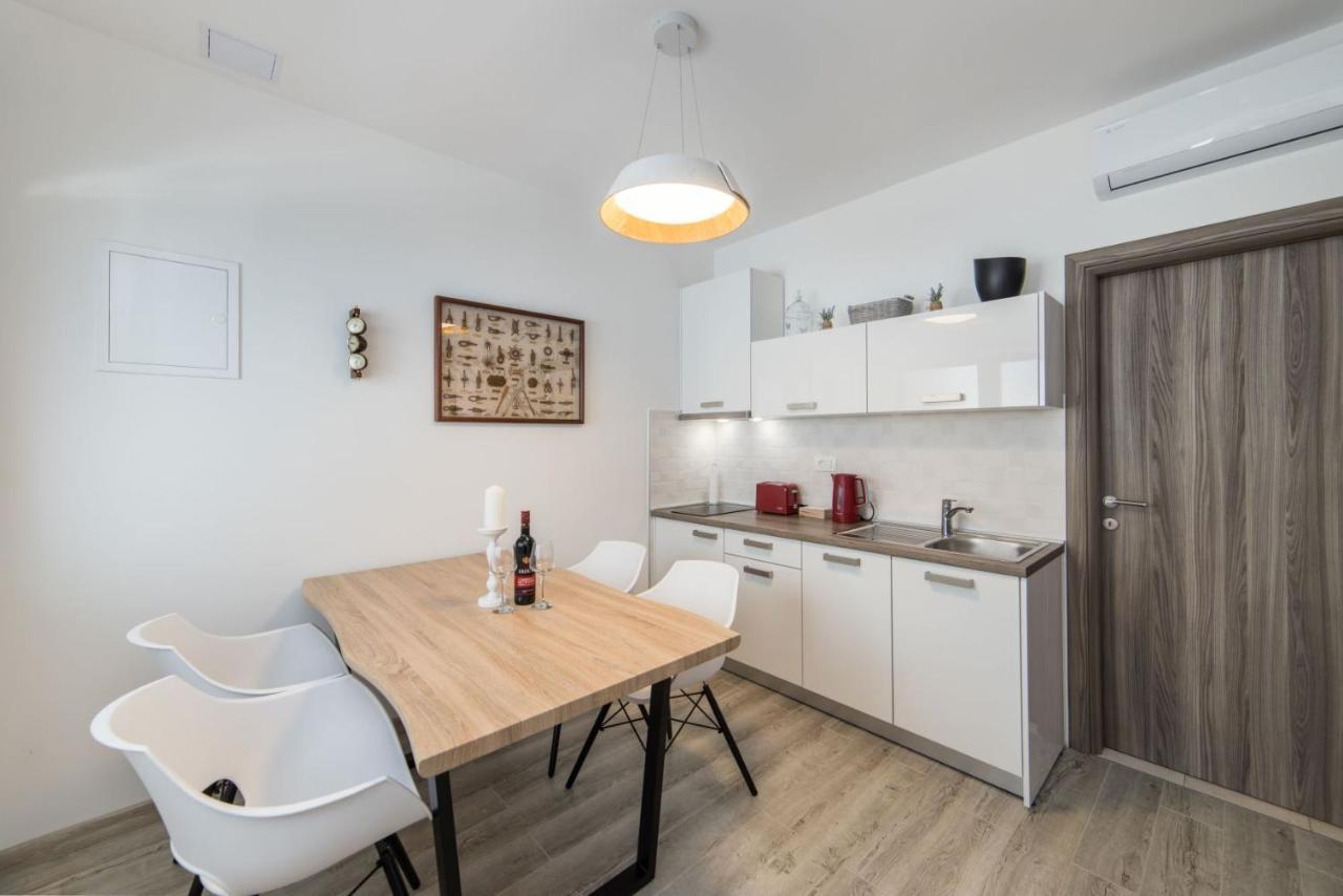 Tučepi Villa Jadranka Apartments المظهر الخارجي الصورة