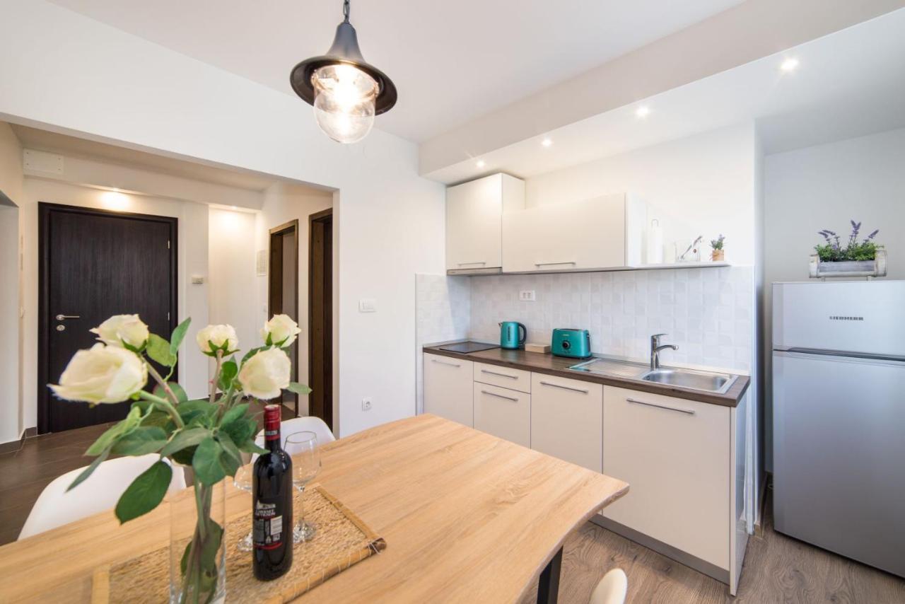 Tučepi Villa Jadranka Apartments المظهر الخارجي الصورة