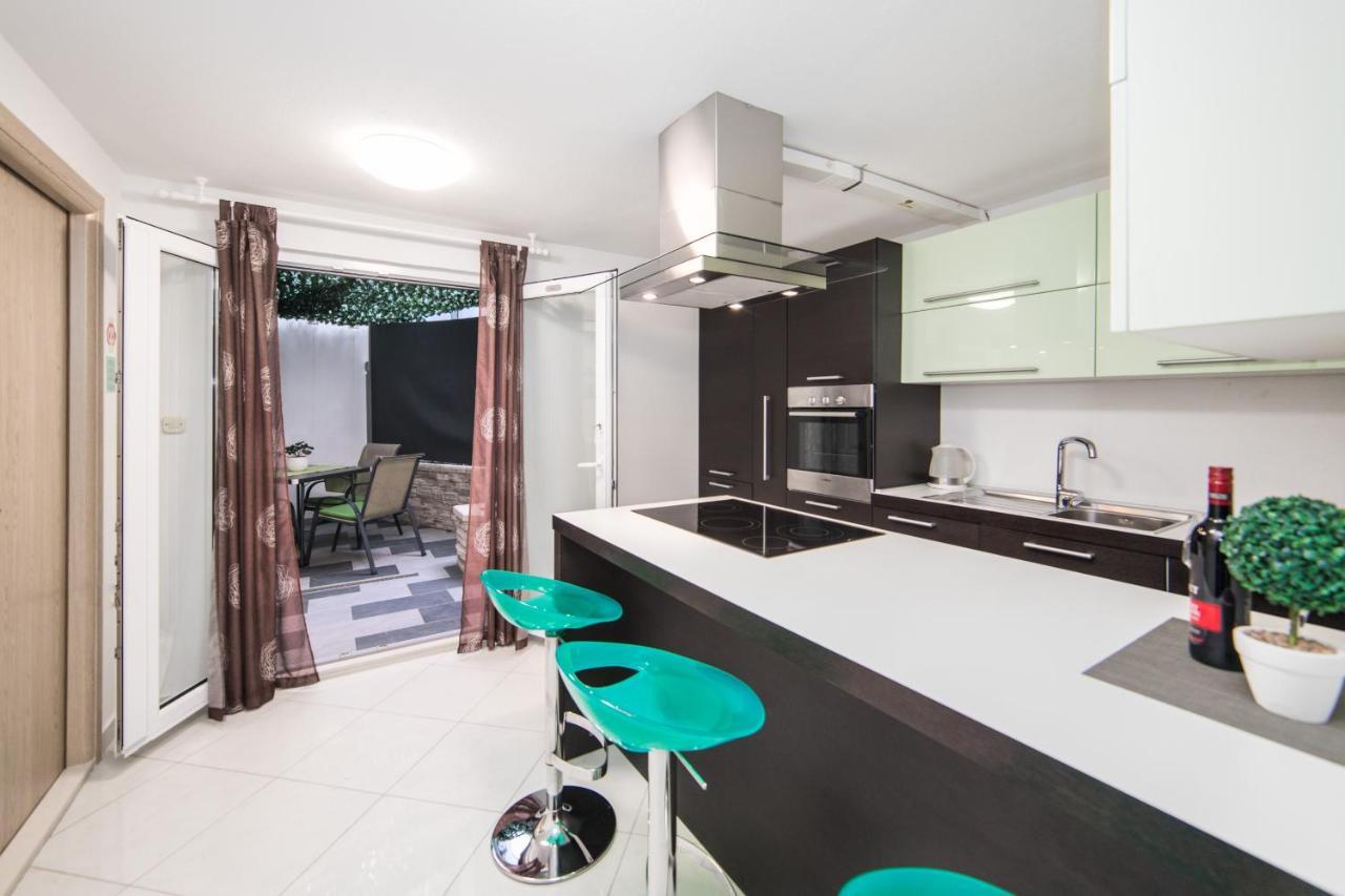 Tučepi Villa Jadranka Apartments المظهر الخارجي الصورة