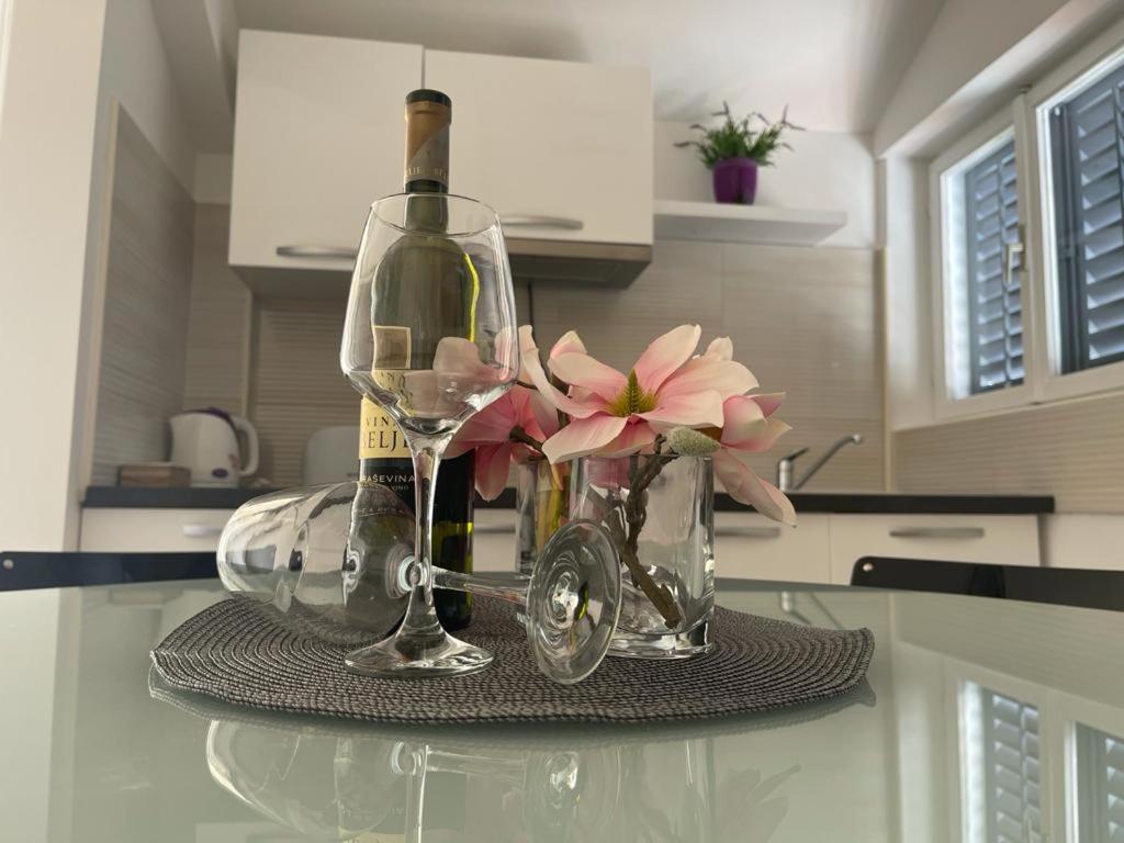 Tučepi Villa Jadranka Apartments المظهر الخارجي الصورة